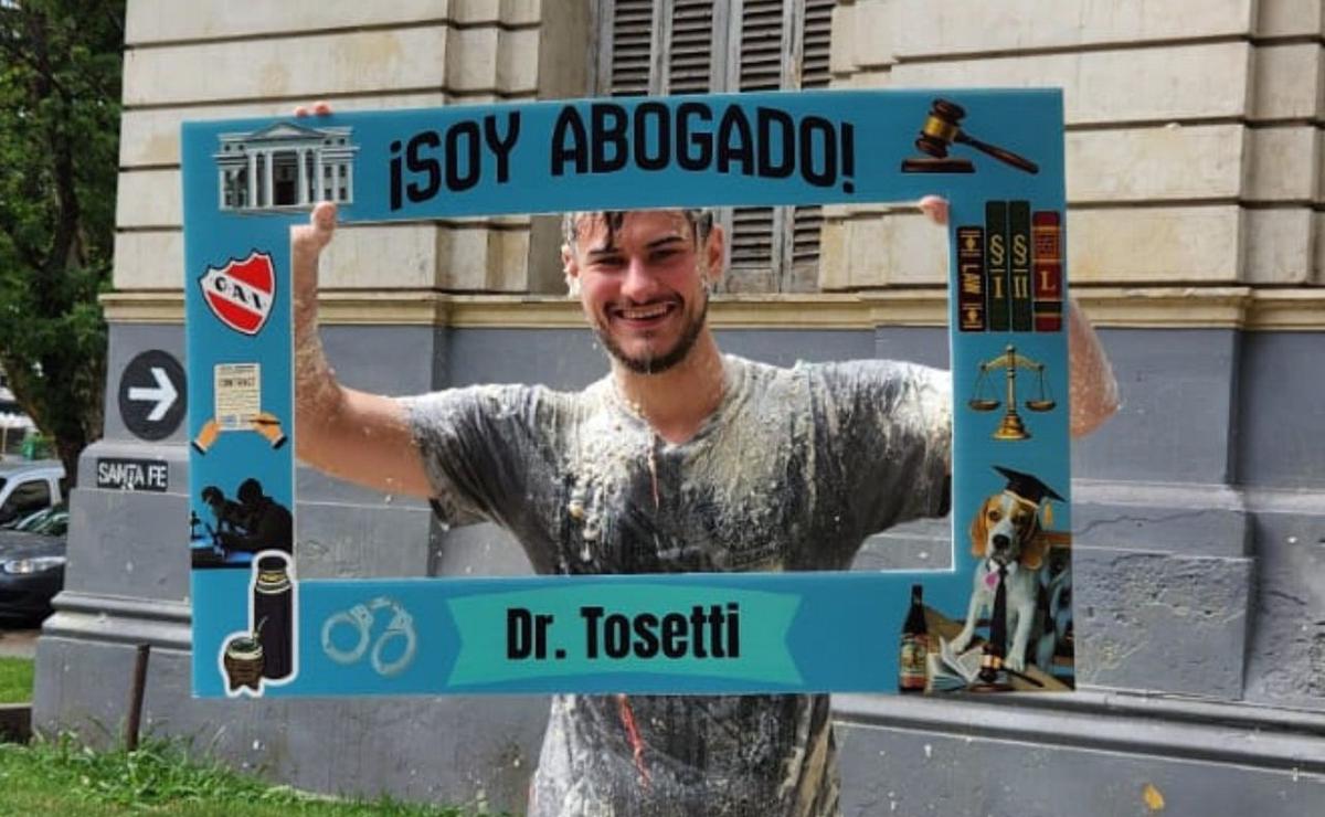 Valetin Tosetti terminó la carrera de Derecho en solo 4 años y medio.