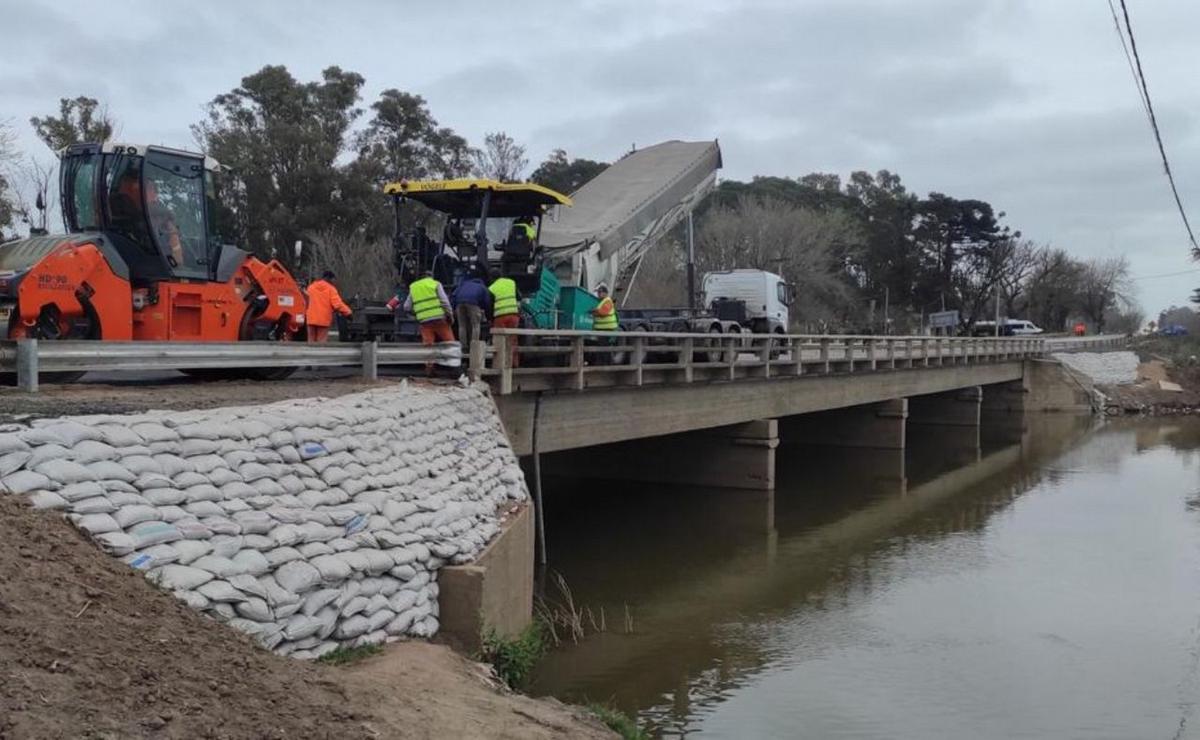 Vialidad Nacional supervisa los trabajos finales para rehabilitar el puente de la Ruta Nacional 1V09