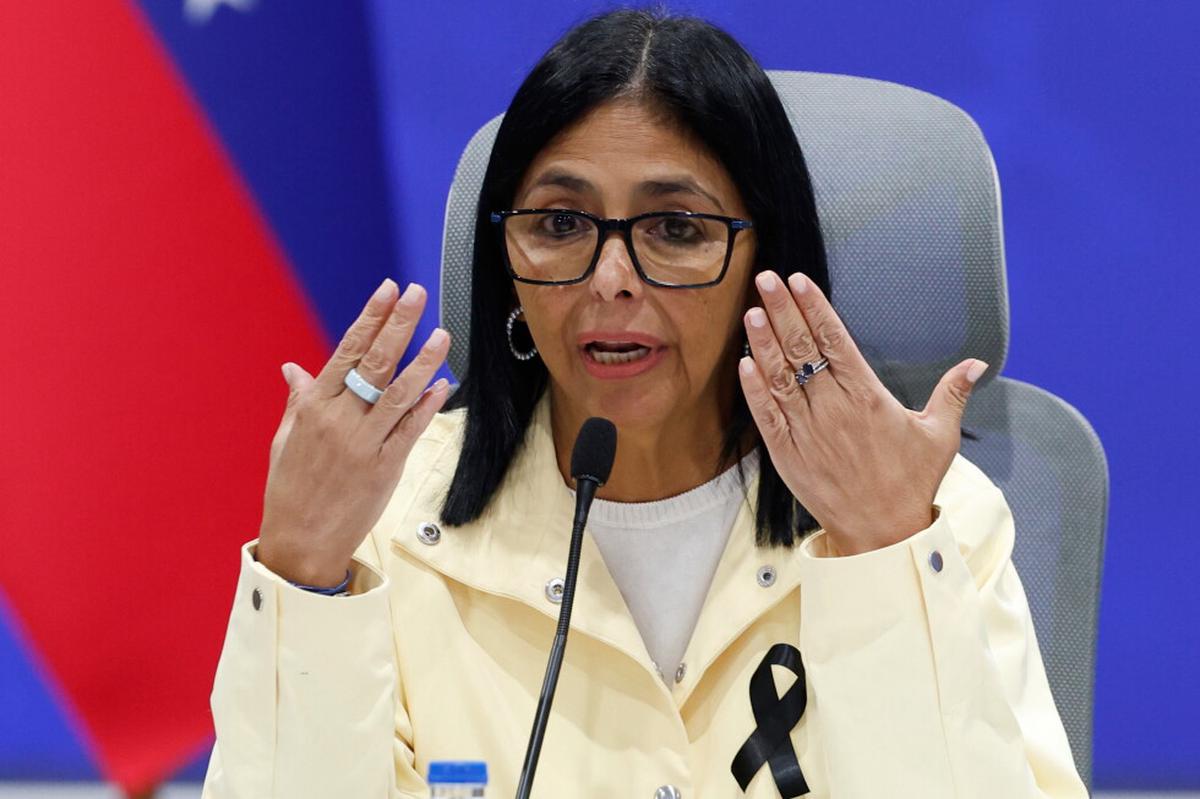 Comienza en Venezuela diálogo formal entre oficialismo y exlegisladores opositores