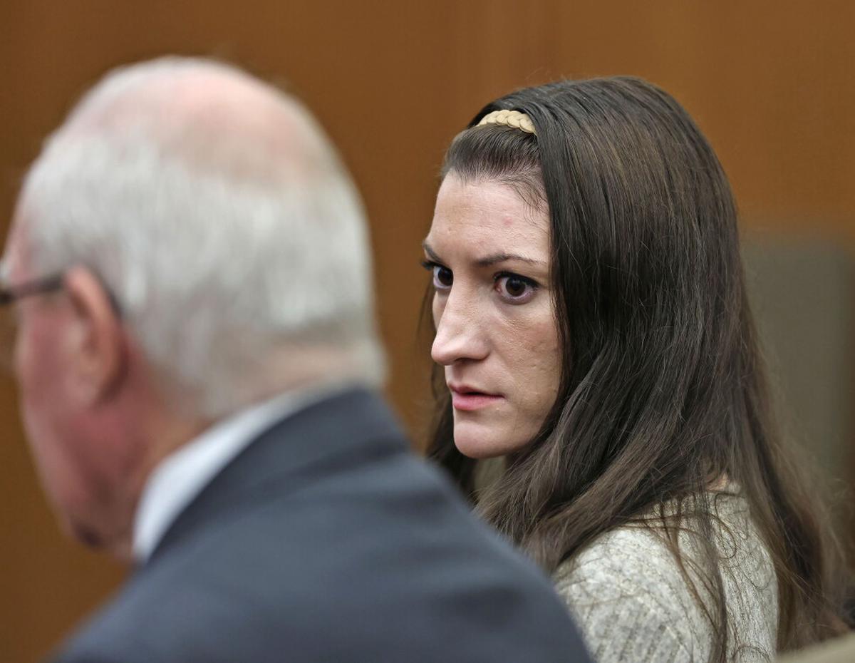 Jurado no logra decisión unánime en el caso de la madre que asesinó a sus 3 hijos en Massachusetts