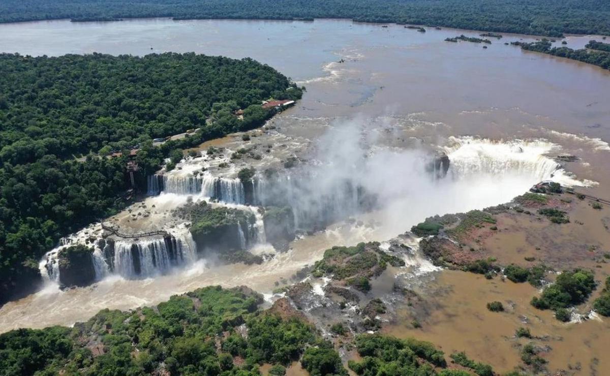 Cerraron el circuito de la Garganta del Diablo por la crecida del río Iguazú.