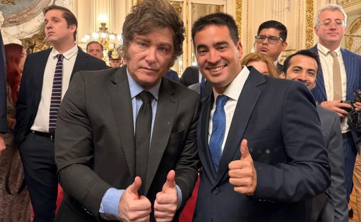 Javier Milei junto a Adrián Ravier.