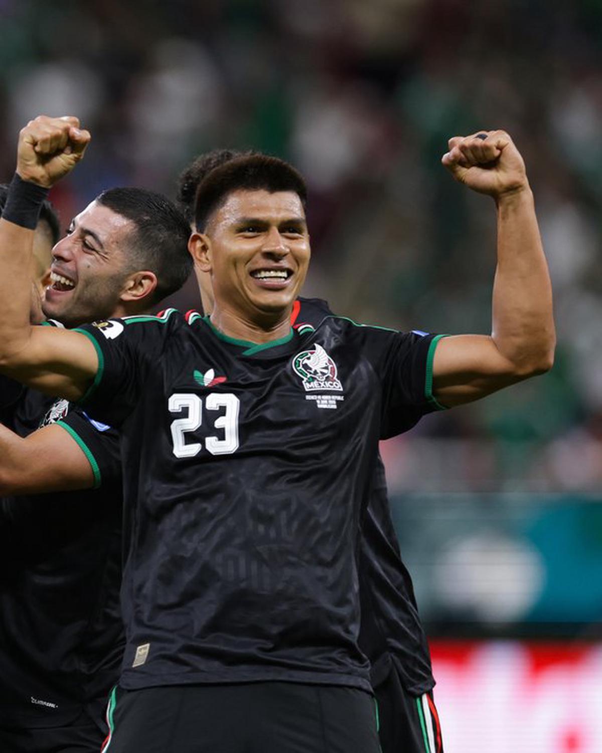 Luis Romo festeja el único gol de la noche.