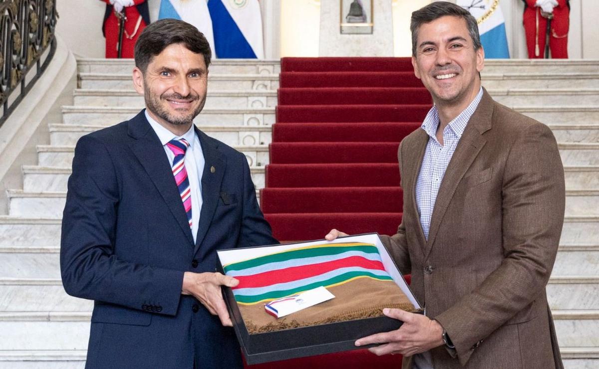 FOTO: El gobernador de Santa Fe, Pullaro, recibió al presidente de Paraguay, Santiago Peña