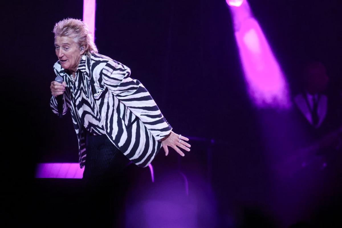Rod Stewart encendió el Movistar Arena con sus grandes éxitos y alguna que otra sorpresa.