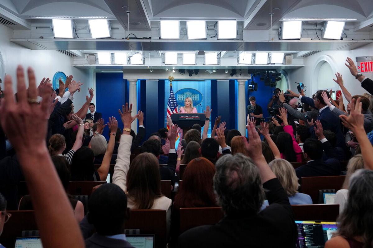 EEUU reduce las visas de periodistas extranjeros a 240 días; 90 días para los chinos