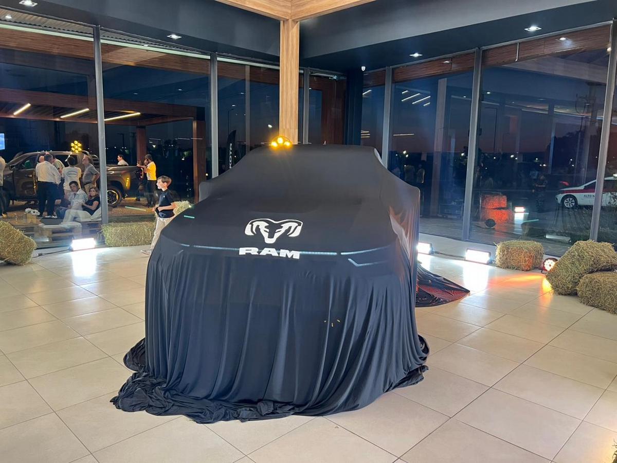 Grupo Vespasiani inauguró en Córdoba el primer concesionario exclusivo RAM.