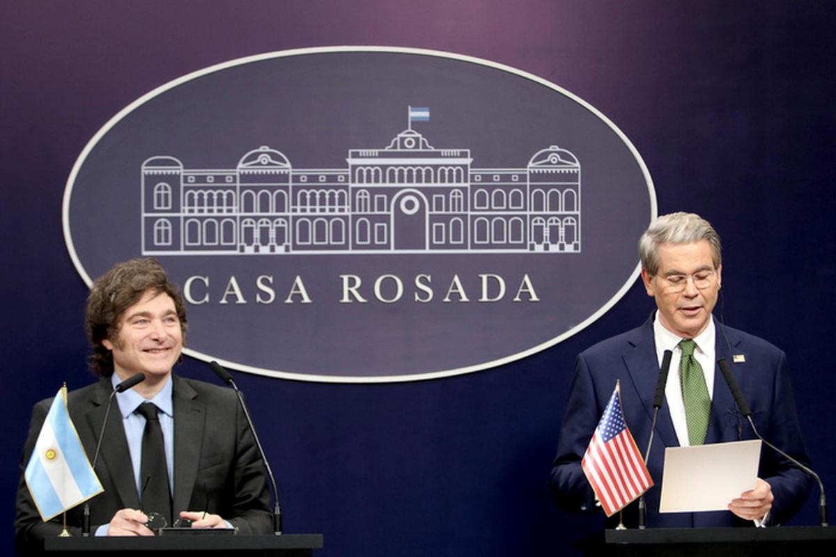 Javier Milei y el secretario del Tesoro de EE.UU., Scott Bessent. (Presidencia)