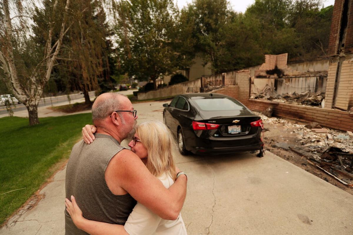 Incendios en el estado de Washington destruyen cientos de estructuras y obligan a evacuar en Spokane