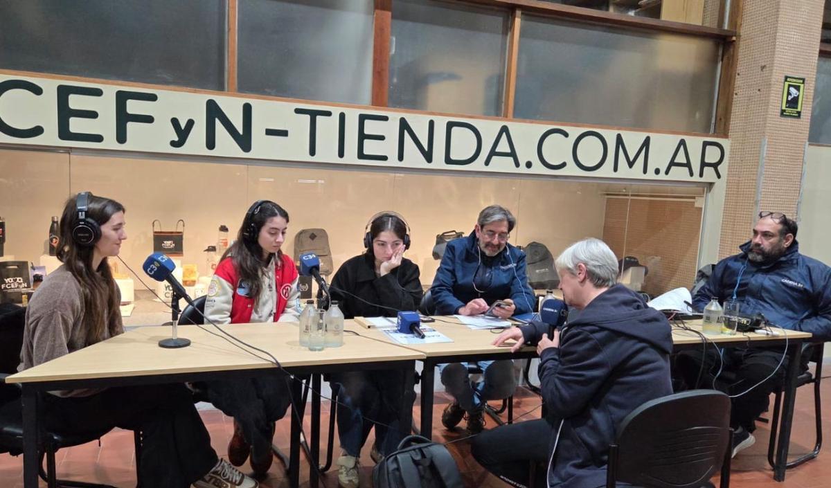 La mesa de mujeres se hizo este jueves en la Facultad de Ciencias Exactas de la UNC.