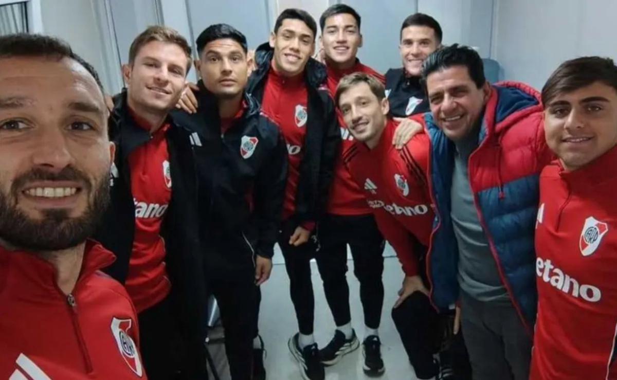 Algunos jugadores de River que tuvieron que entrenarse diferenciados, en el predio de Cantilo.