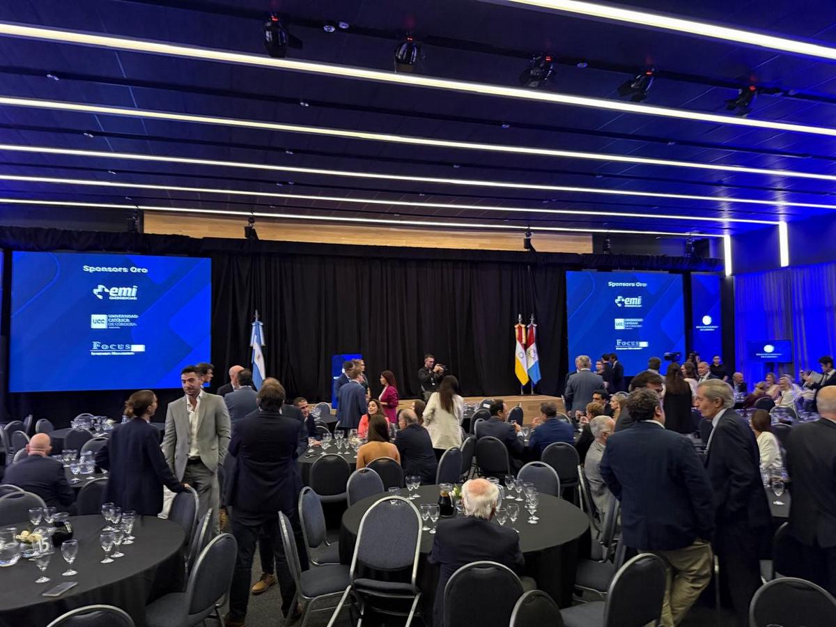 Milei diserta en la Bolsa de Comercio de Córdoba.