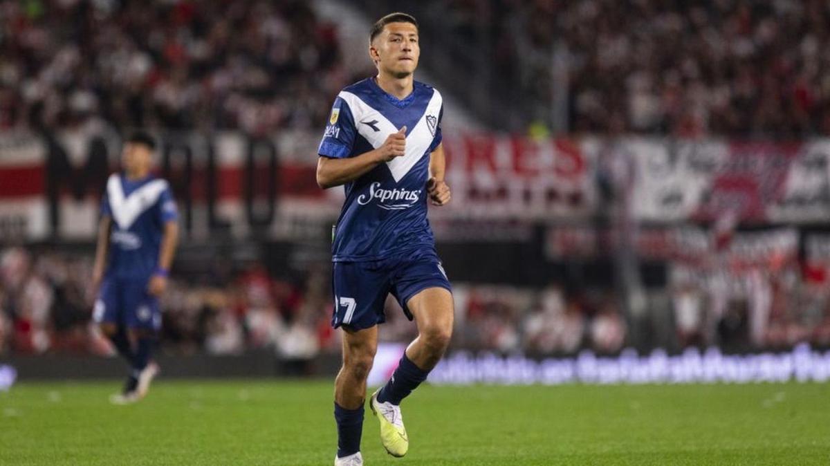 FOTO: Thiago Fernández, la figura del partido. (Foto:Prensa Vélez)