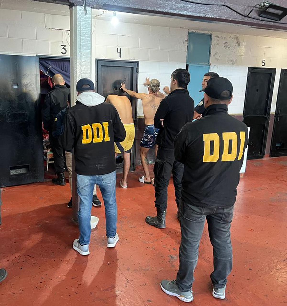 Estafas desde la cárcel: tres reclusos acusados de engañar a jueces