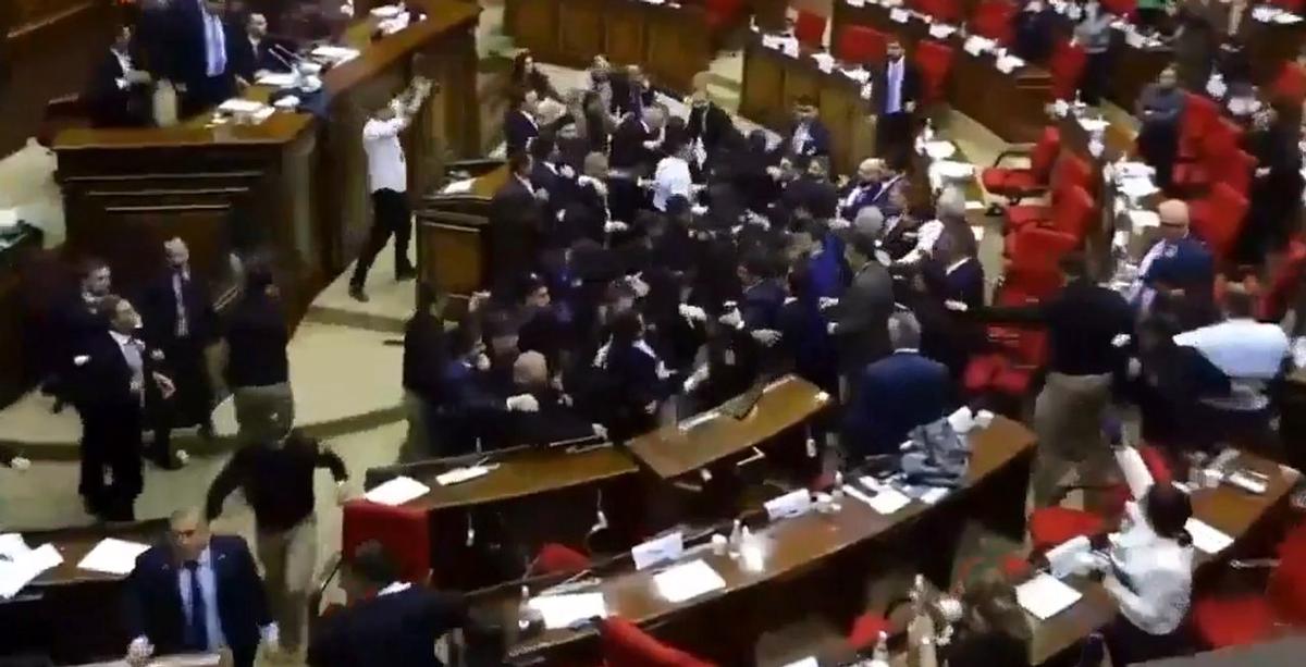 Violencia en el Parlamento de Armenia: enfrentamiento entre oficialistas y opositores