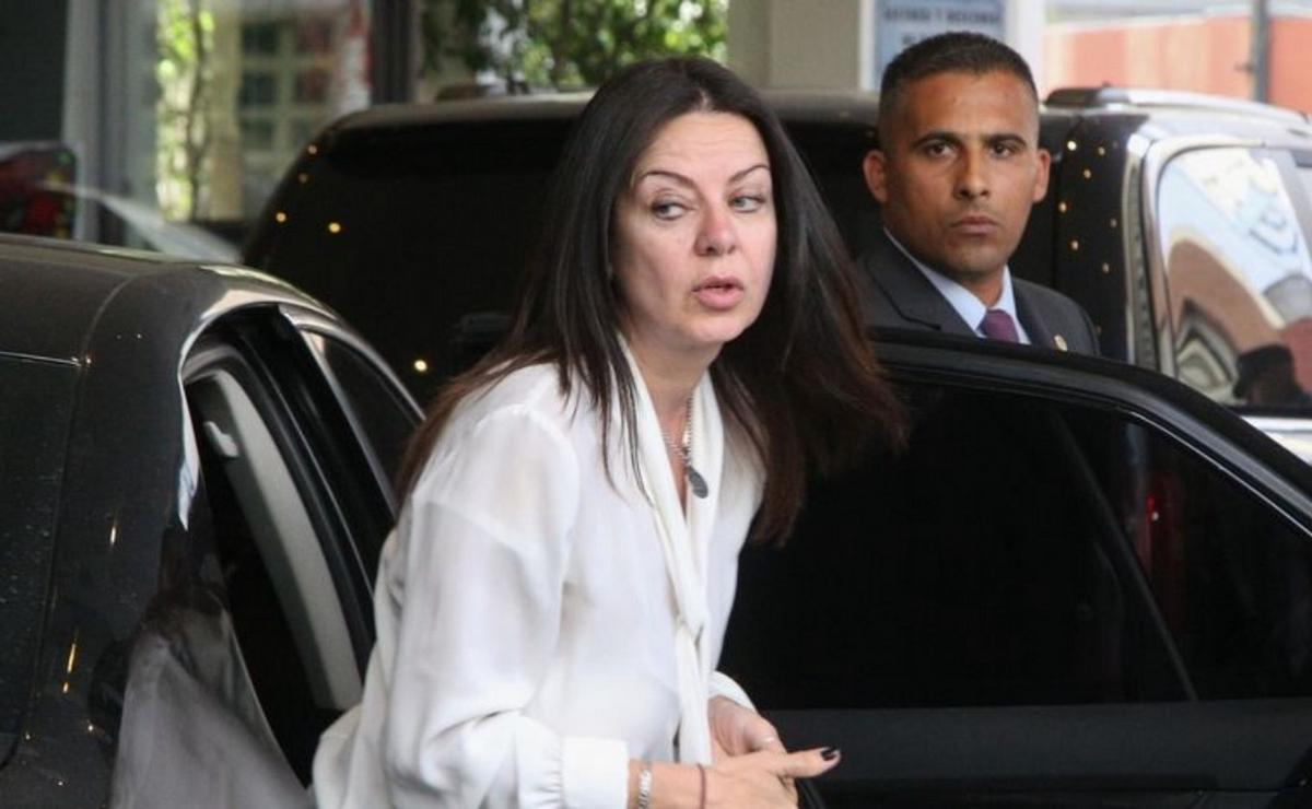 FOTO: Fuerte escrache a Sandra Pettovello en Aeroparque.