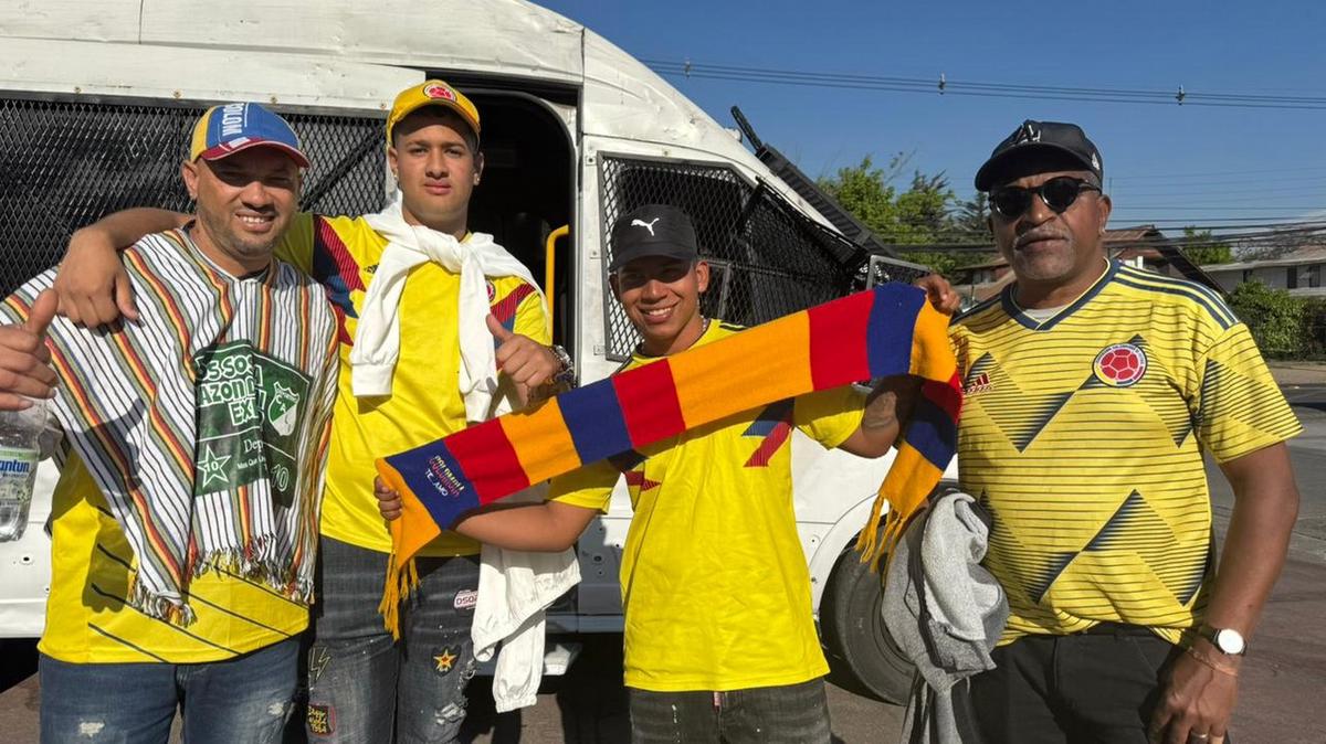 Todo el color de los hinchas en la previa de la semifinal.