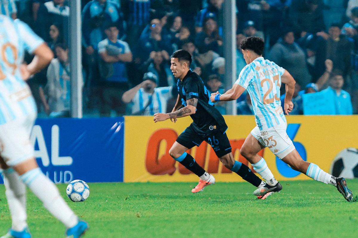 Belgrano en su visita a Atlético Tucumán. (Foto: CAB)