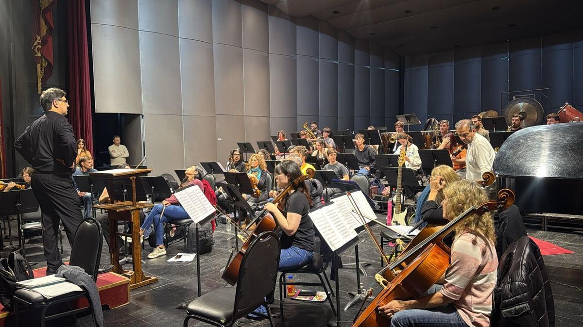 El Teatro del Libertador San Martín recibe jóvenes músicos y al viral