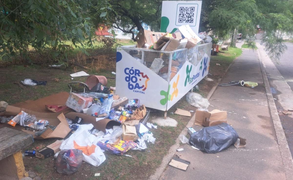 Ecopunto en barrio Ipona: vecinos reclaman por falta de recolección de residuos.