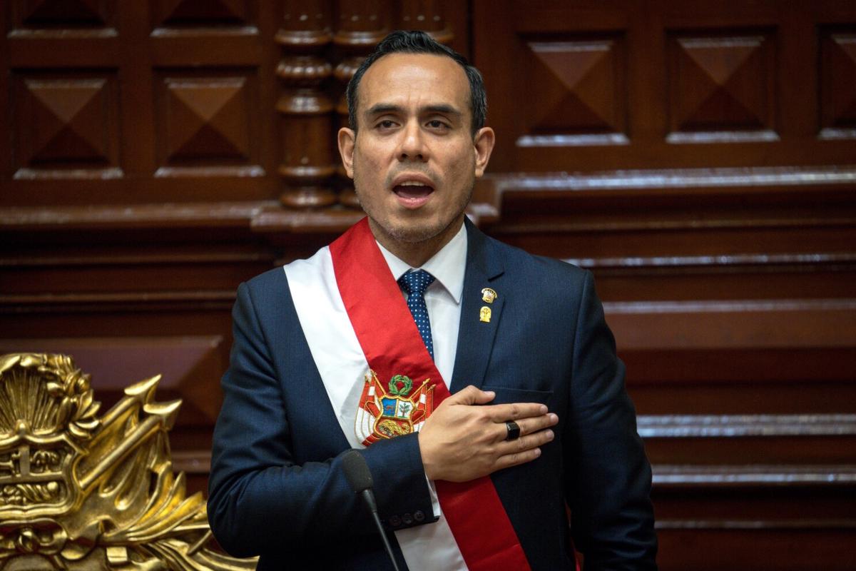 Presidente interino participa en operativo en cárceles en medio de creciente criminalidad en Perú