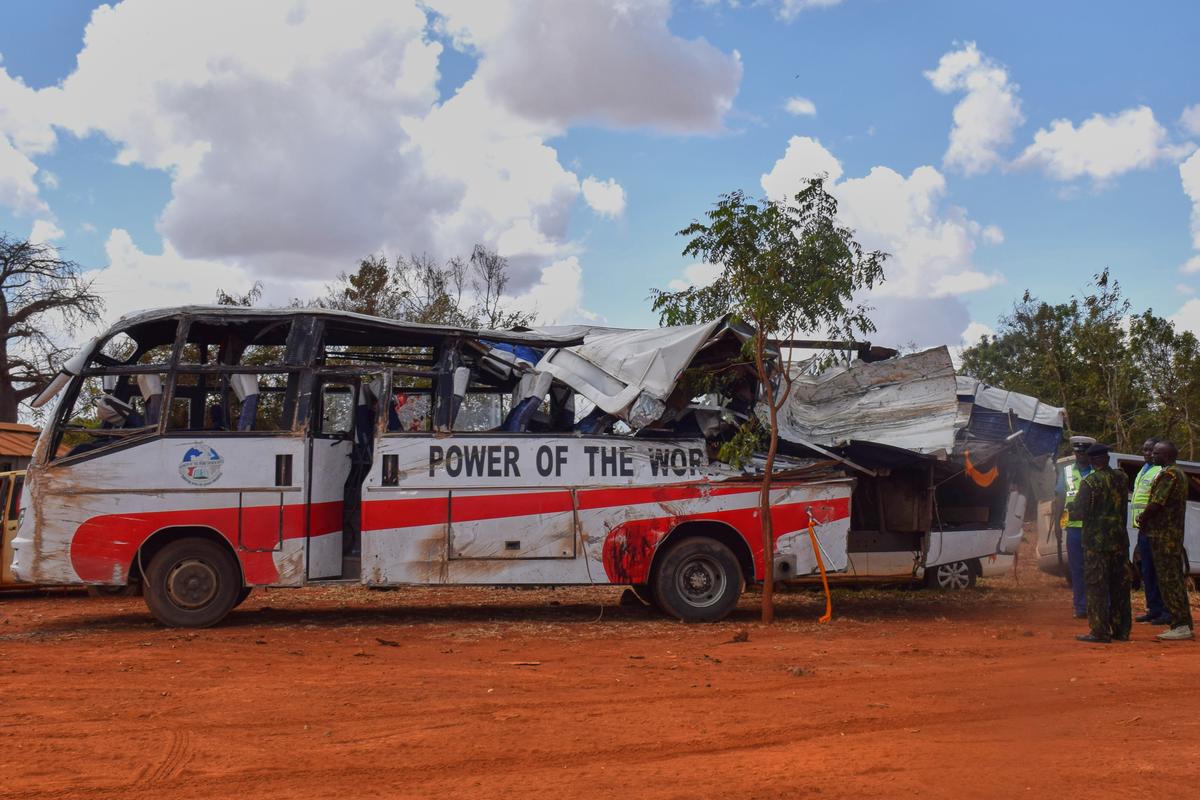 22 muertos en un choque de autobús en Kenia