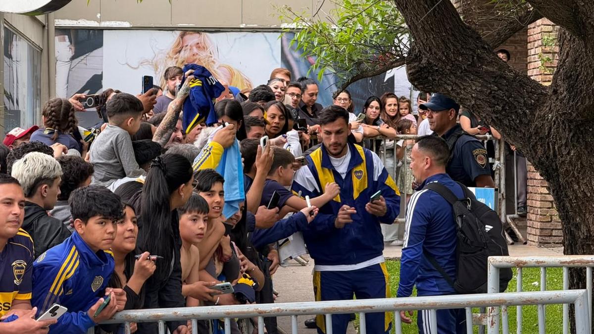 Locura por Leandro Paredes en Córdoba.