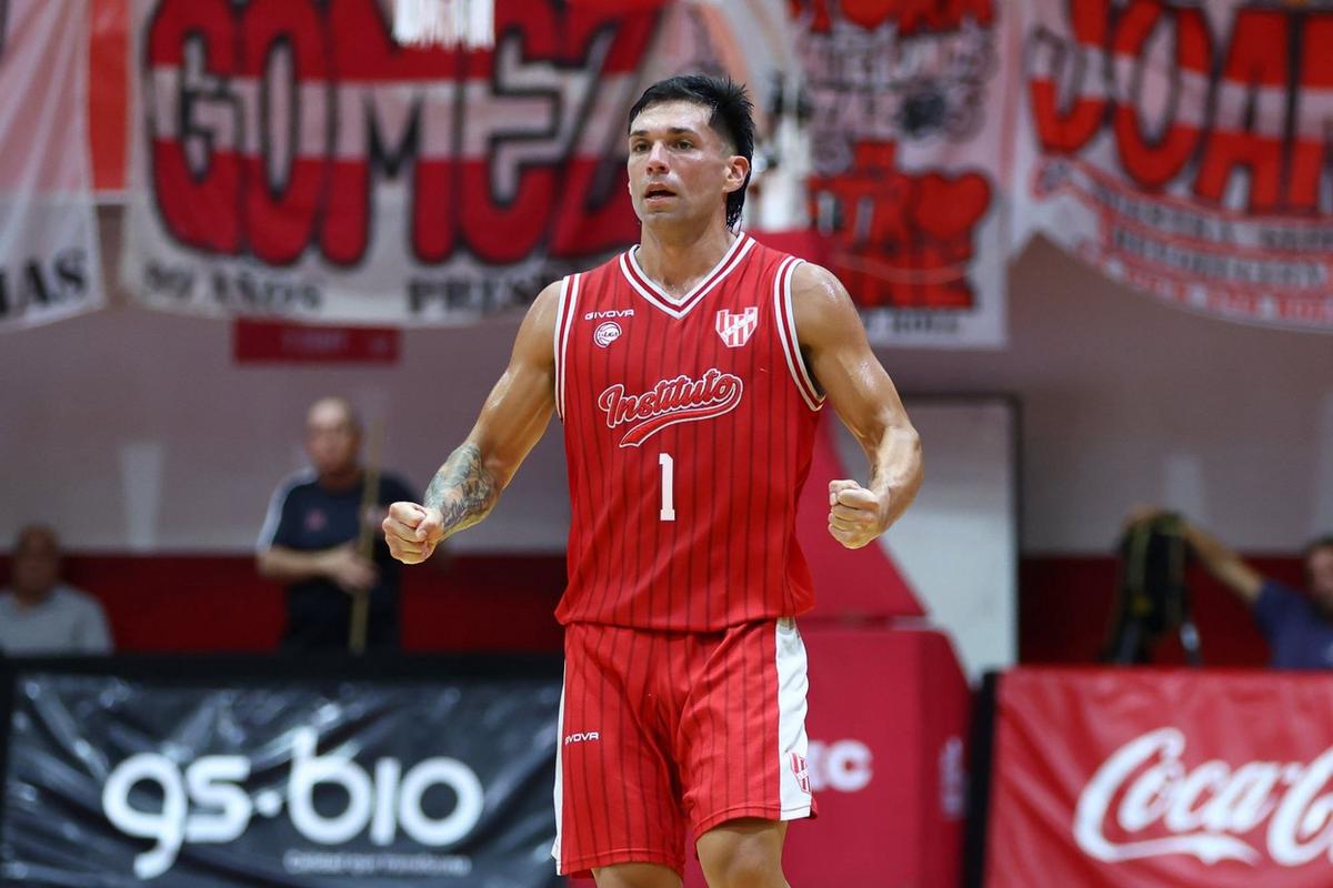 Leandro Vildoza celebra en el clásico ante Atenas. (Foto:LaLiga)