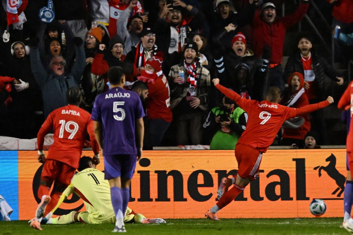 Cuypers anota 2 goles y el Fire avanza con victoria 3-1 sobre Orlando en ronda de comodines