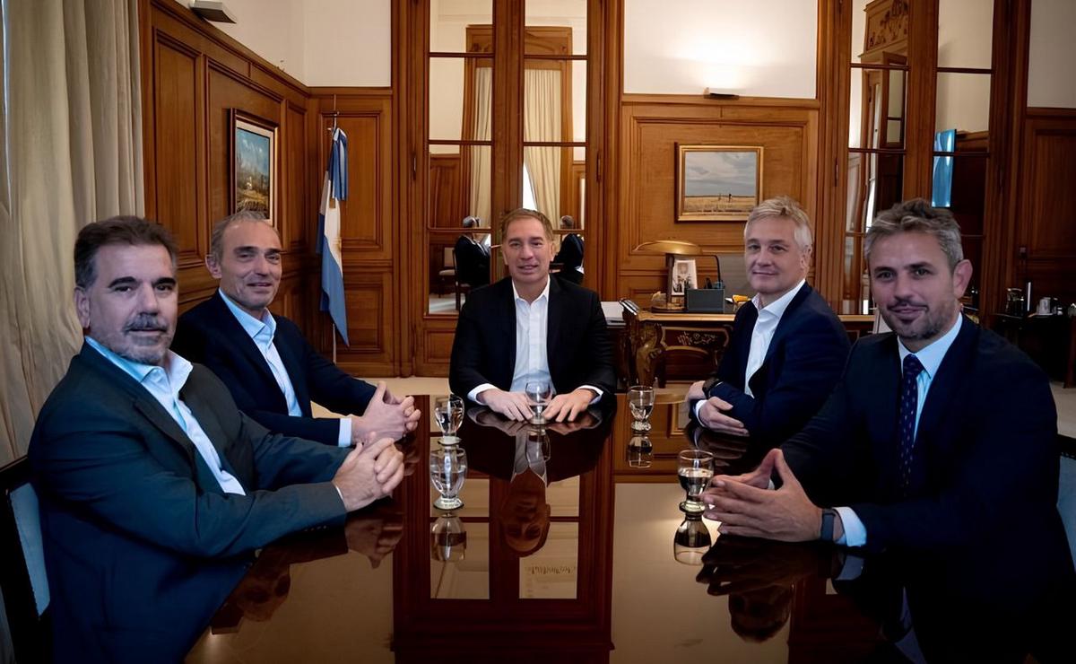 El PRO y La Libertad Avanza se reunieron para acercar posiciones y explorar acuerdos electorales