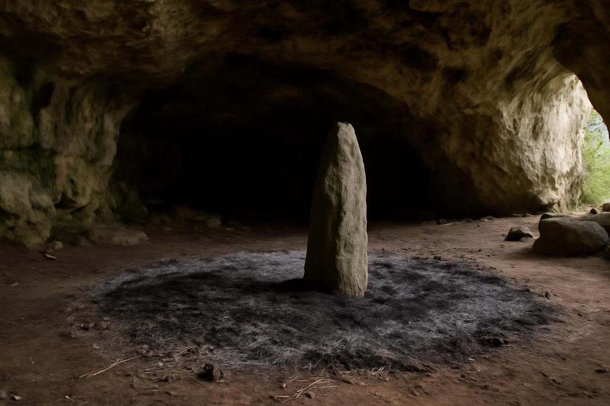 Cueva Cloggs: secretos rituales revelados