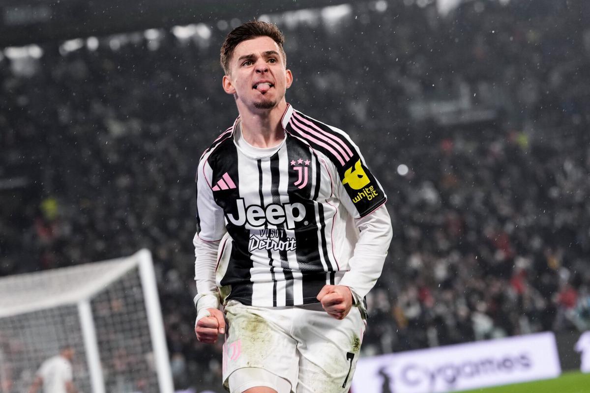 Juventus vence 2-1 a Roma y queda a un punto del top cuatro en la Serie A