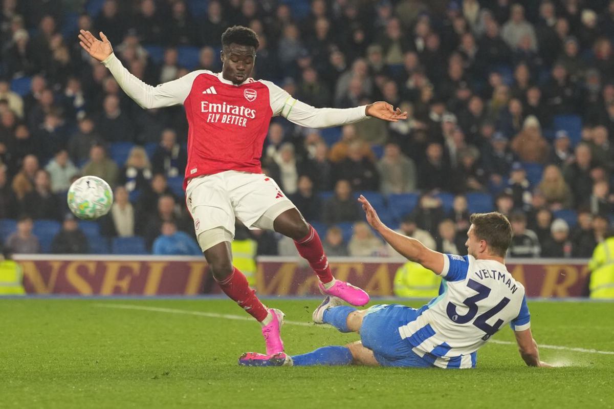Arsenal se escapa en la cima de la Premier tras victoria 1-0 en Brighton y el empate de Man City