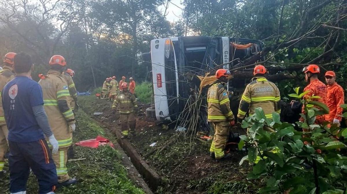 Lugar de la tragedia del bus turístico a la altura de Petrópolis