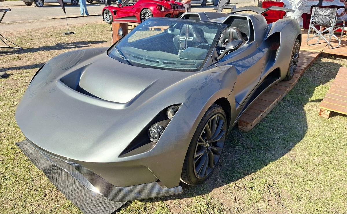 Salón del Automóvil, Funes.