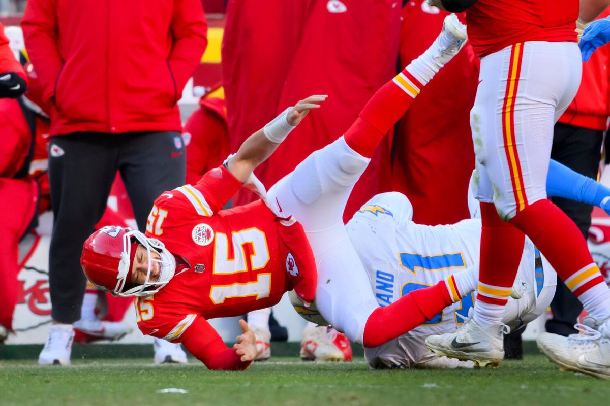 Patrick Mahomes busca una segunda opinión sobre su lesión de ligamento anterior cruzado