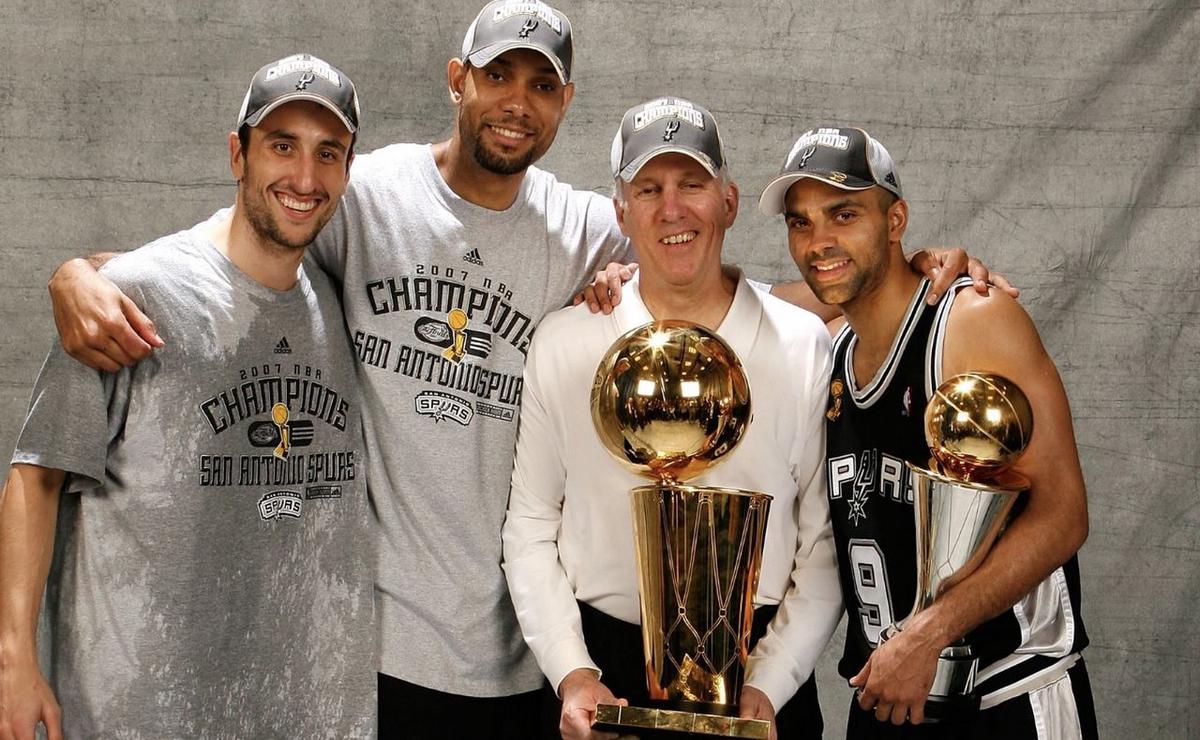 FOTO: Gregg Popovich se retira del banco de los Spurs tras 29 años. 