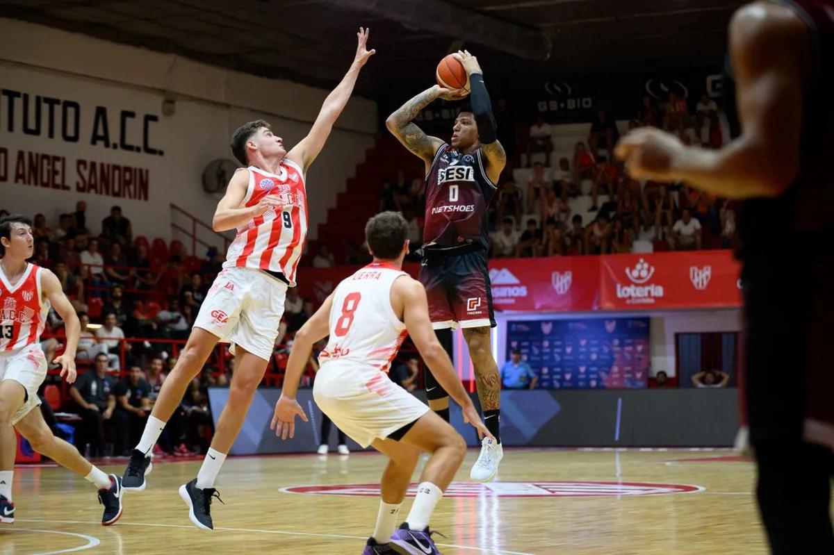 FOTO: Didi Louzada, el ex NBA que se lució ante Instituto. (Foto: FIBA)
