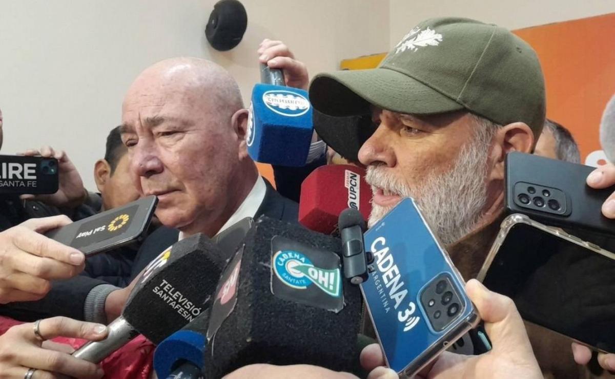 Referentes de ATE y UPCN en Santa Fe tras la reunión paritaria.