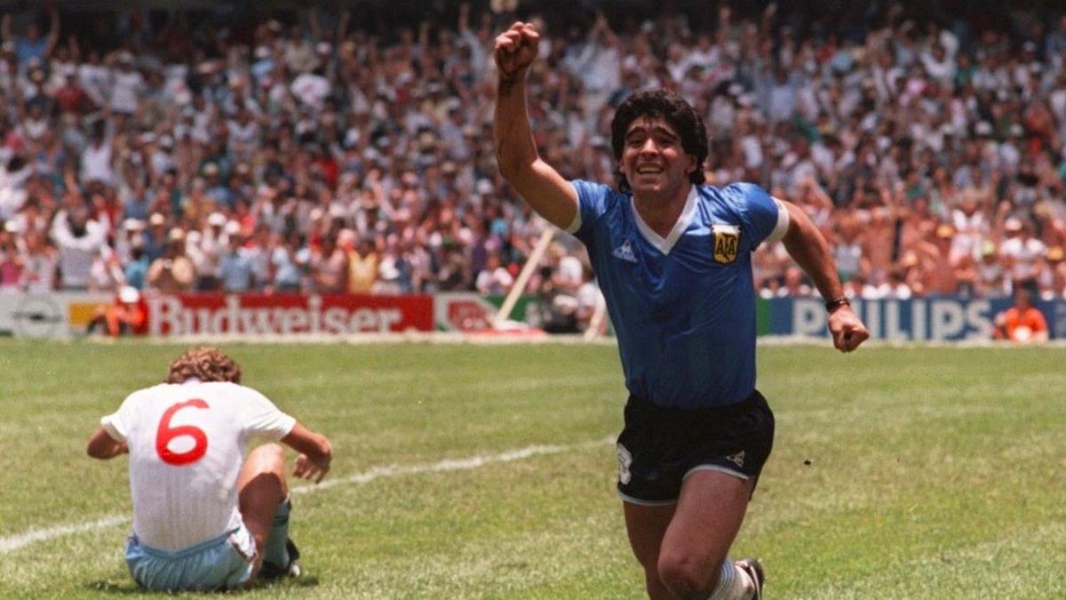 Diego Maradona festeja su histórico Gol del Siglo ante Inglaterra, en México 1986. Foto: Agencia NA (Red X)