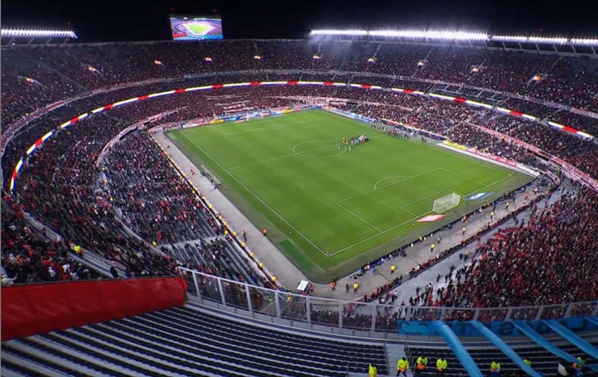 El Monumental no se llenó en el último partido de River de la primera mitad del año.