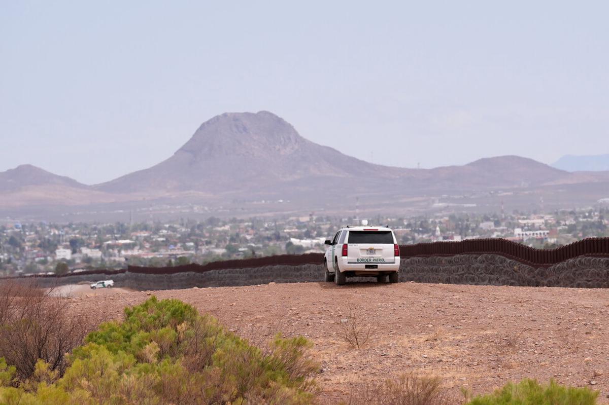 Gobierno de Trump inicia obra de muro fronterizo en Arizona pese a objeciones de pueblos indígenas
