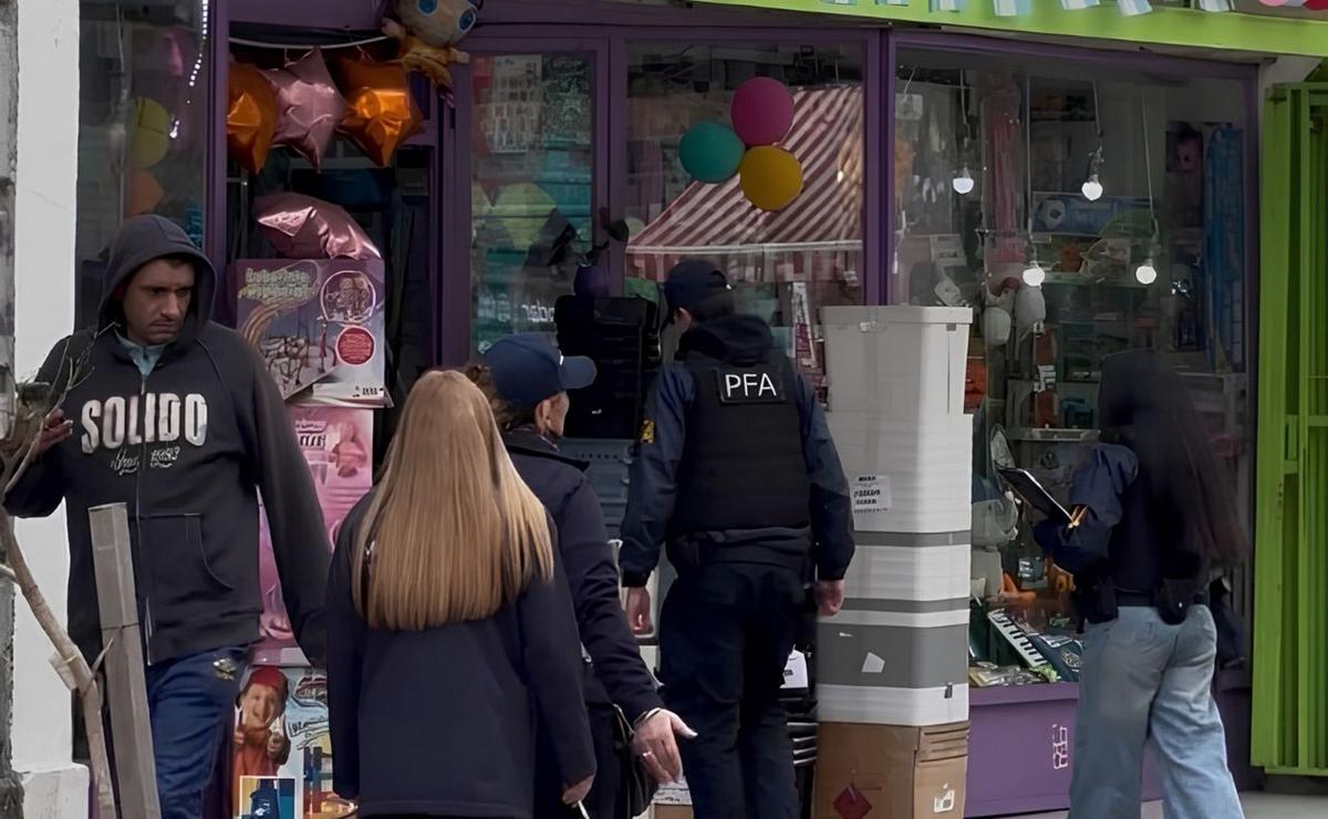 El despliegue también incluye inspecciones en edificios cercanos.