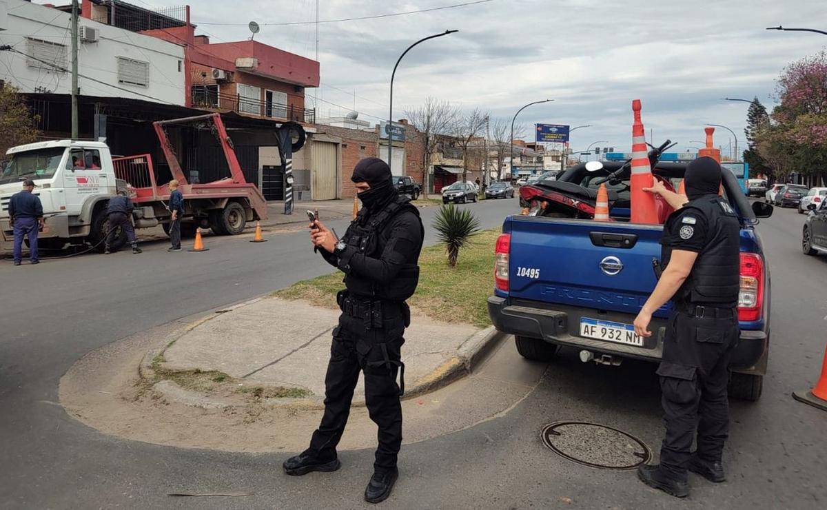 FOTO: Un patrullero chocó a una moto.