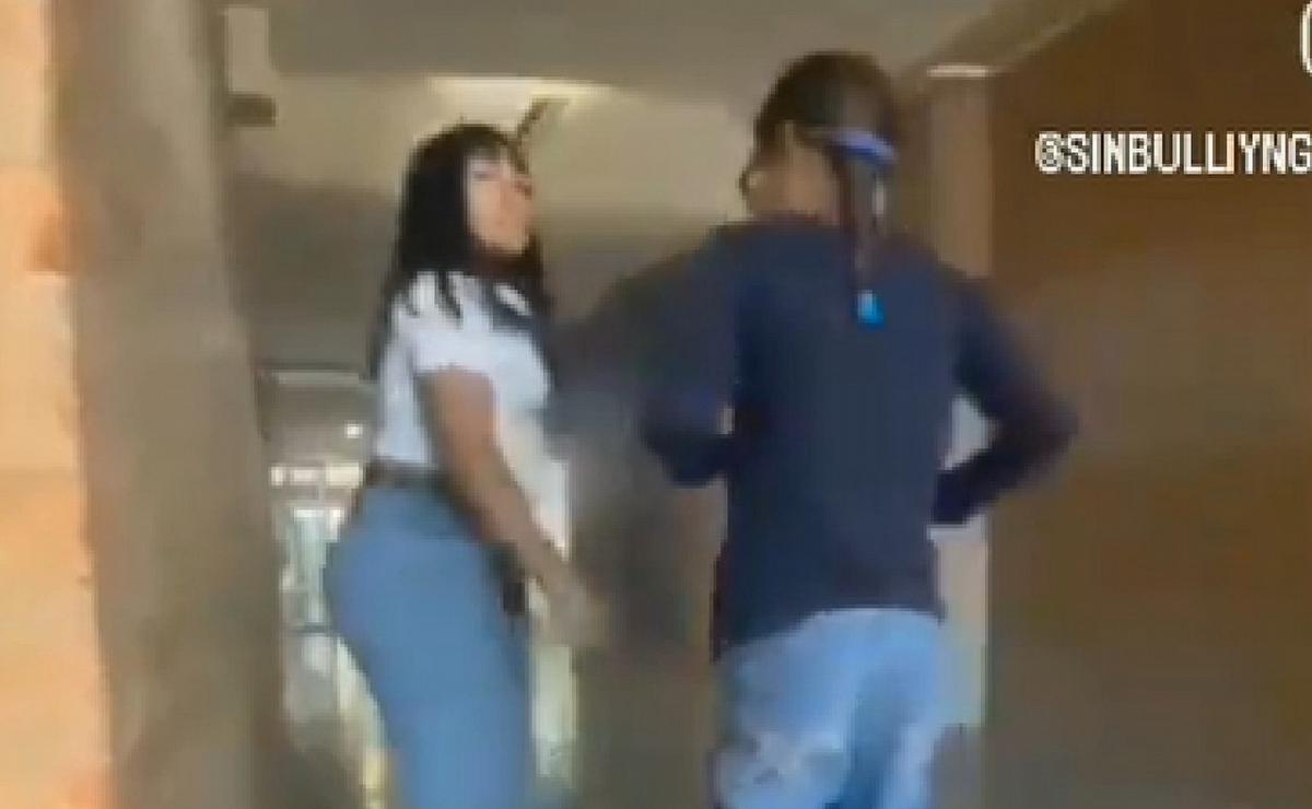 FOTO: Repudiable caso de bullying en una escuela de Córdoba. (Foto: captura de video)