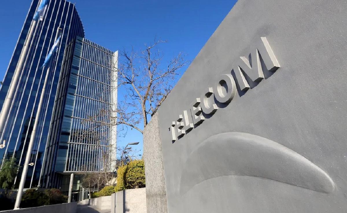 El Gobierno condicionó la compra de Telefónica por parte de Telecom. (Foto: Ámbito)