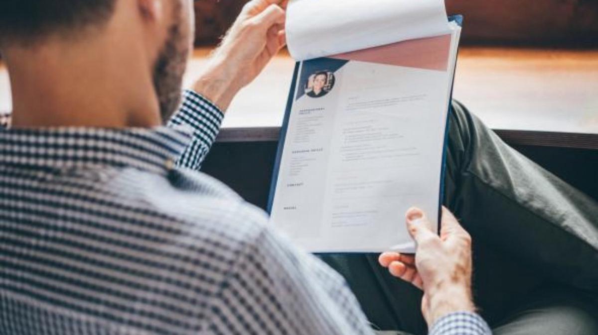 Cómo construir una imagen profesional efectiva en la búsqueda laboral actual