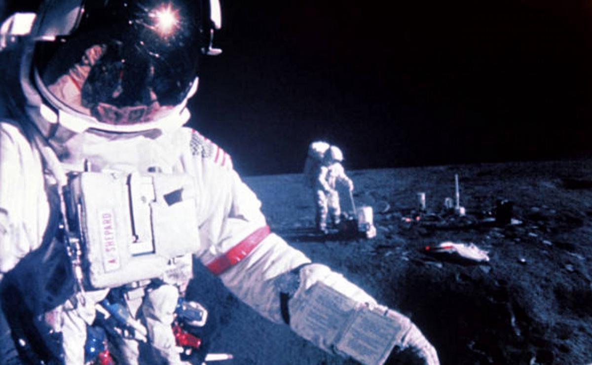 Alan Shepard y Edgar Mitchell durante la misión Apolo 14 en febrero de 1971.