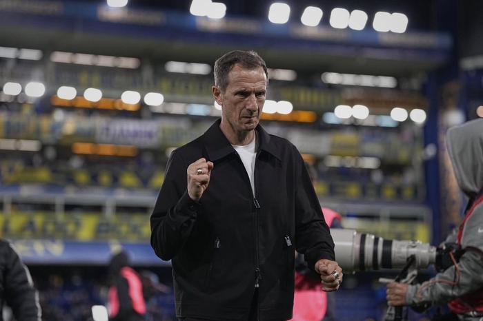 Arruabarrena se muestra optimista pese a la baja de Paredes en Boca para la Sudamericana
