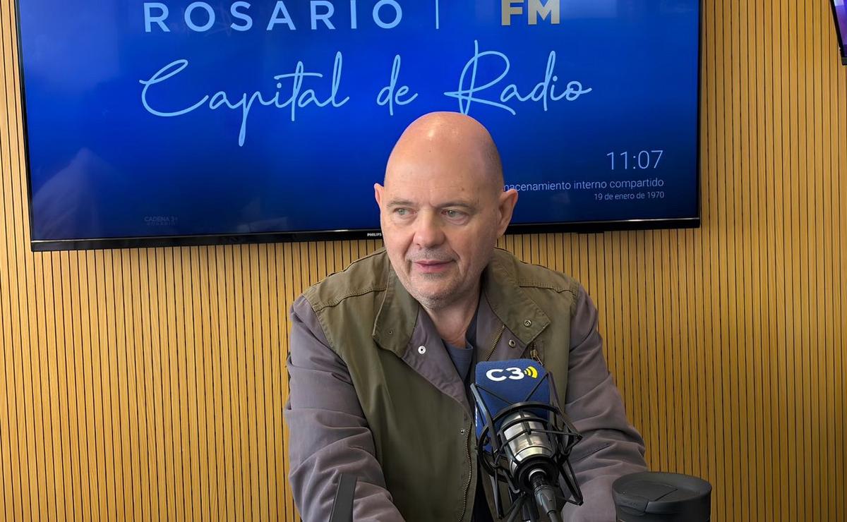 Carlos Rottemberg en los estudios de Cadena 3 Rosario.